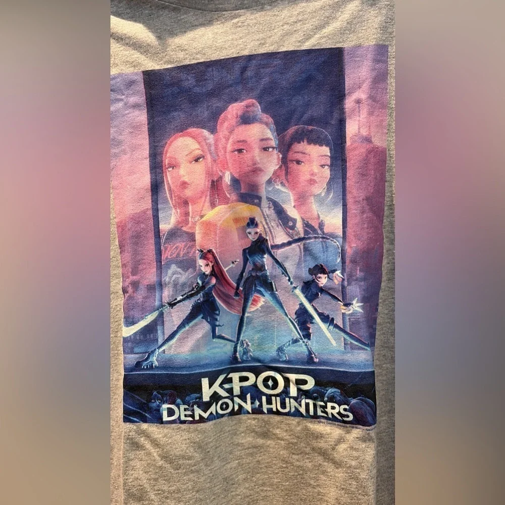 Gap Never worn K-Pop Demon Hunters T-shirt size youth large